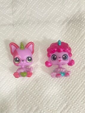 Rainbocorna Pocket Puppycorns Pink Poodle and pink Chihuahua Pet Figure Duo Zuru